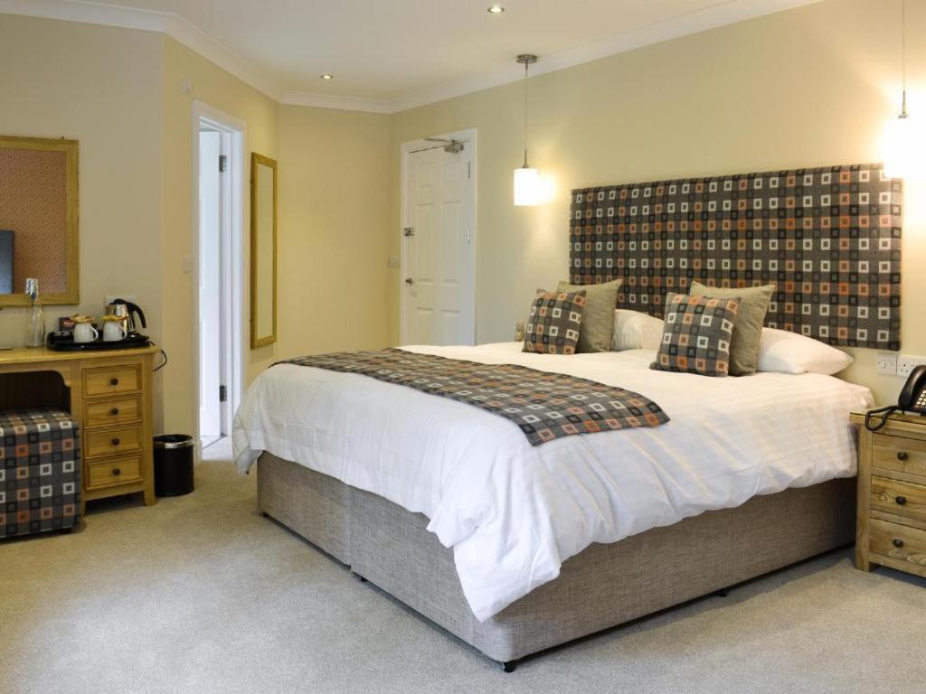Roseberry House Bed & Breakfast Newcastle Emlyn Exterior photo